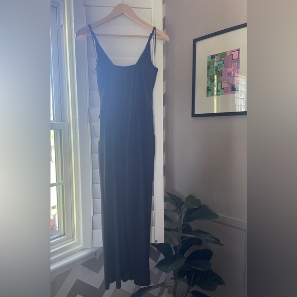 Kaileigh Rica Knit Crop Jumpsuit - size XS - great condition - Minimalist style - Picture 3 of 4